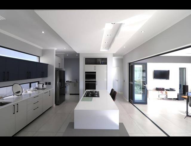 3 BEDROOM HOUSE FOR SALE IN OLIVEDALE